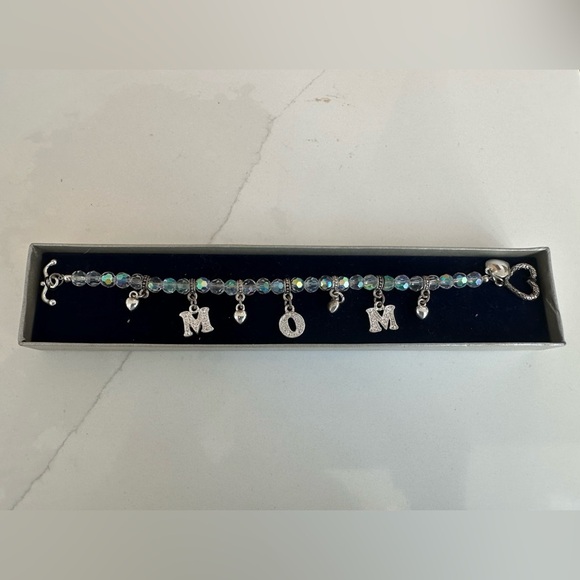 Jewelry - Sparkling Mom bracelet New